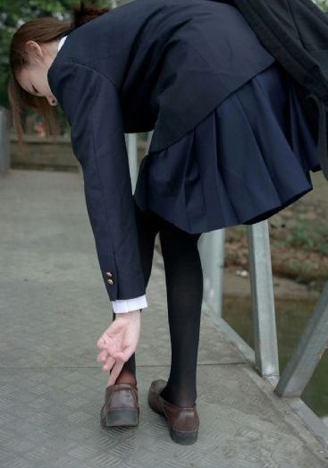 女性下体湿成一片是什么病_BD英语高清在线观看